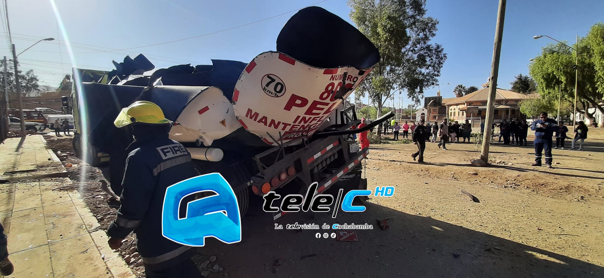 Explosión de cisterna deja un fallecido en Cochabamba