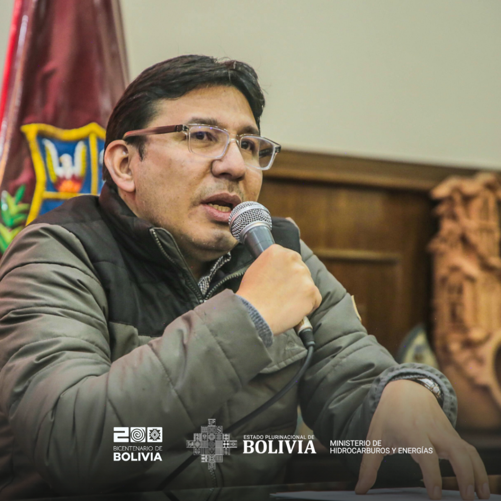 Molina revela que unos $us 600 millones del subsidio a hidrocarburos se van al contrabando
