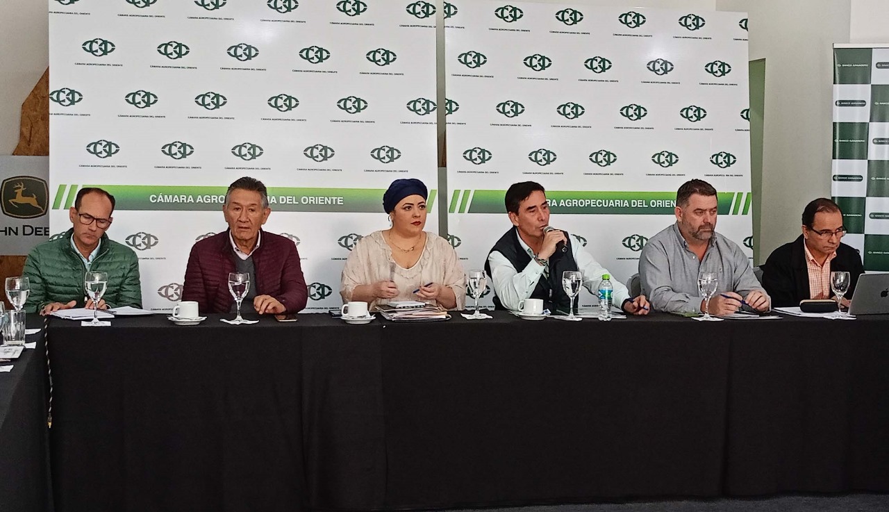 Ministra y agro cruceño instalan reunión sobre demandas relacionadas a la producción