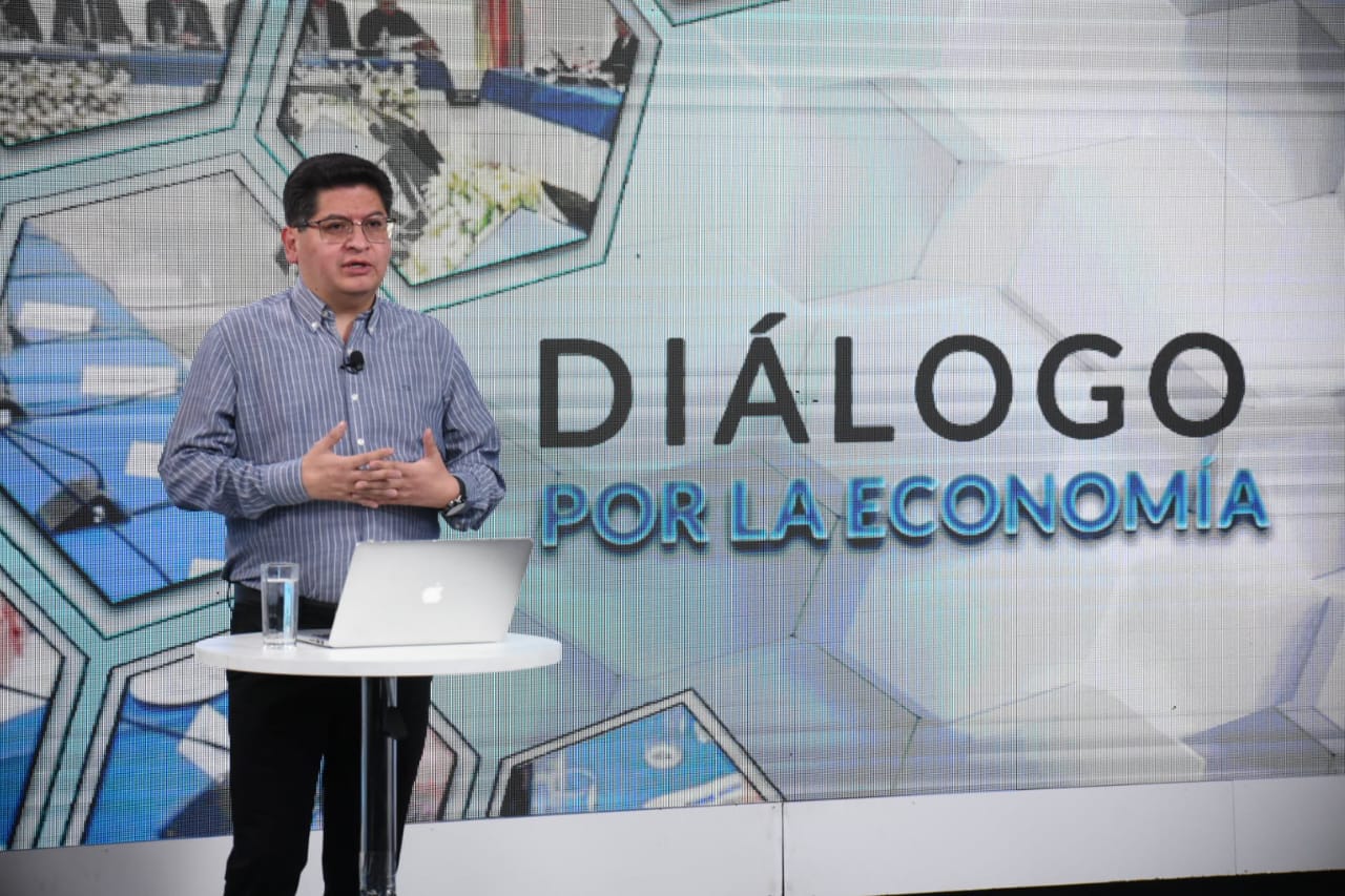 Definen como una solución a corto plazo aprobación de créditos por más de $us 1.000 millones