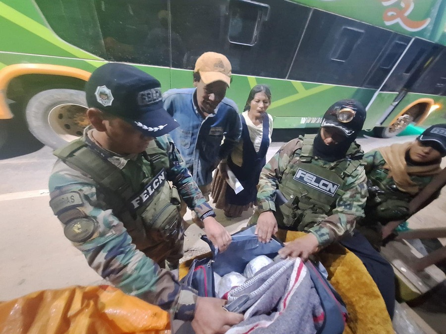 Beni: Hallan más de 16 kilos de marihuana dentro de bus de transporte público