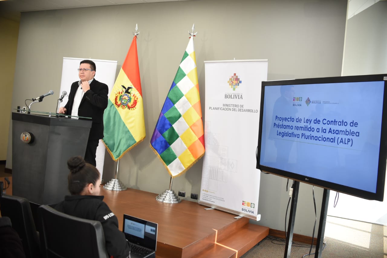 Envía a la ALP proyecto de ley para planta fotovoltaica en La Paz y suman $us 1.076 millones pendientes de tratamiento