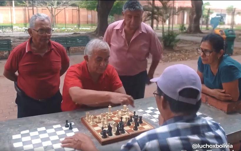 Arce ratifica compromiso de garantizar una vida digna a los adultos mayores