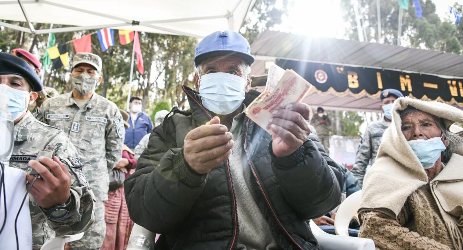 Desembolsan Bs 2.782 millones para pago de la Renta Dignidad y número de beneficiarios sube a 1,2 millones a julio