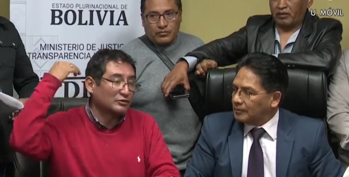 Viceministro Silva y trabajadores de vidrio y aluminio inician diálogo para hacer frente a suba de insumos