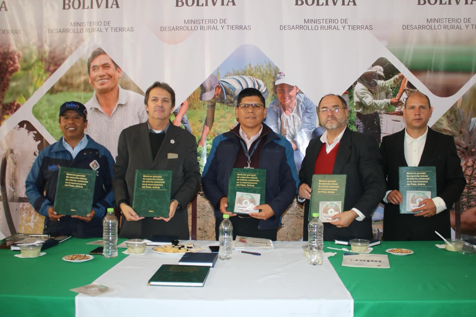 Presentan libro sobre piscicultura especializado en madurez de especies ícticas de interés comercial 