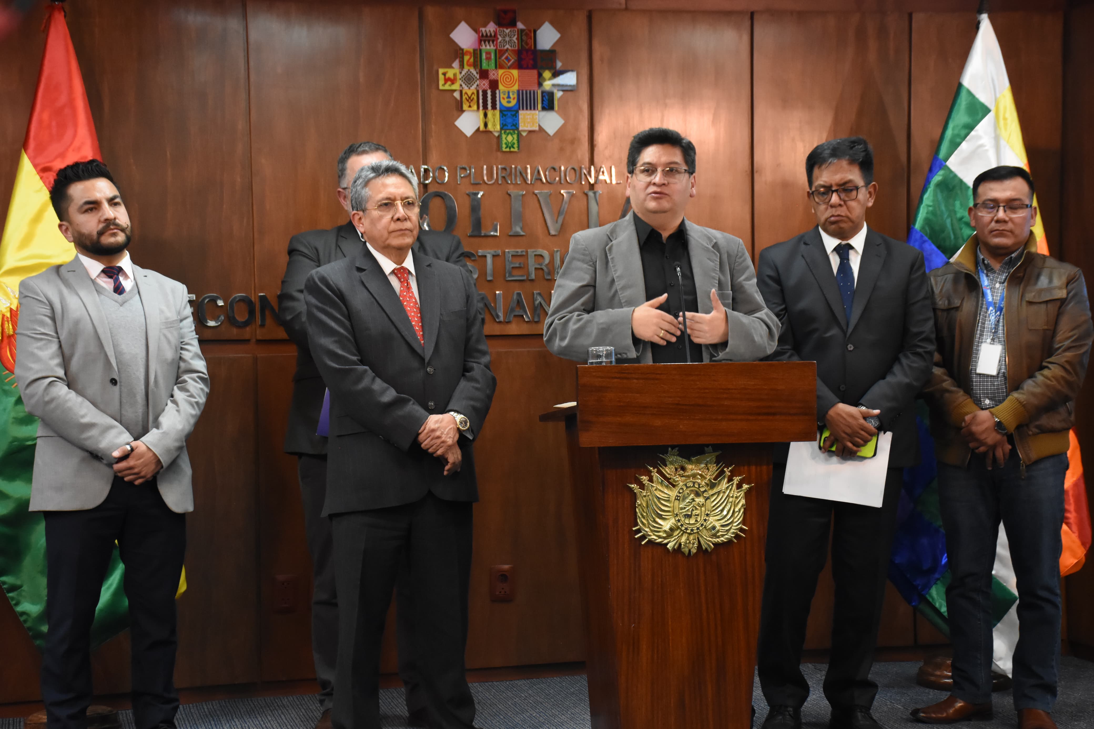 Liberan aranceles para importar insumos médicos y crean ventanilla que agilizará exportaciones