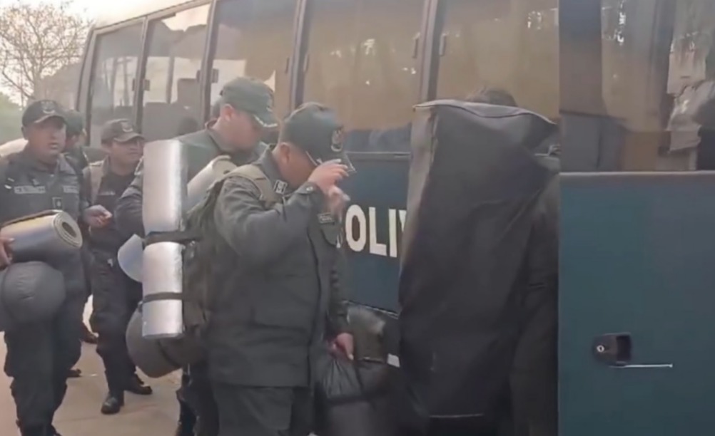 Desplazan contingente para sofocar incendio en la Reserva Manuripi en Pando