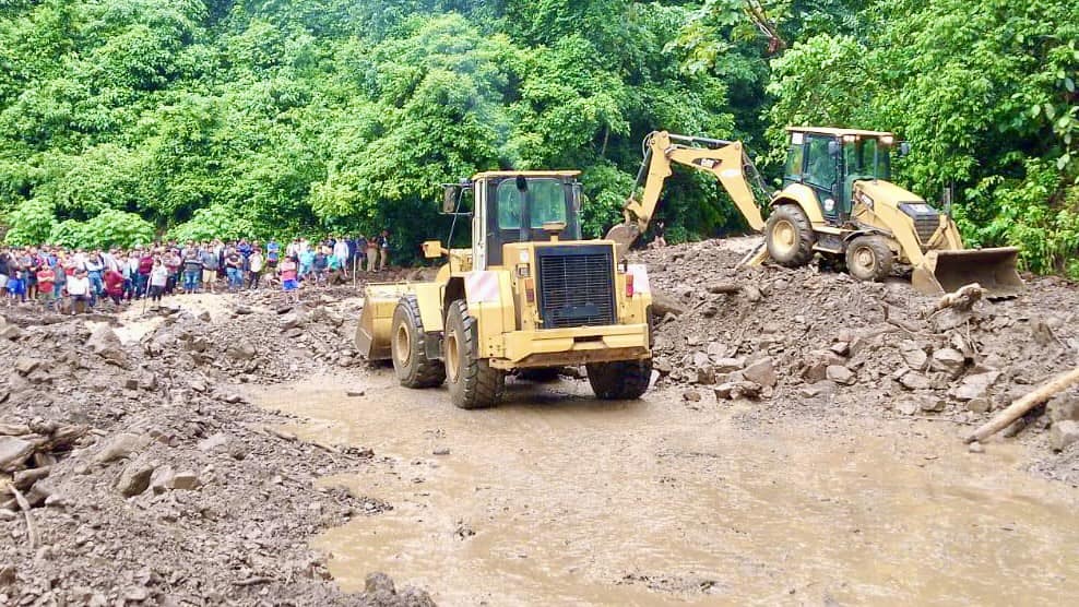 Mazamorra aplasta dos viviendas y deja cuatro fallecidos en el trópico de Cochabamba