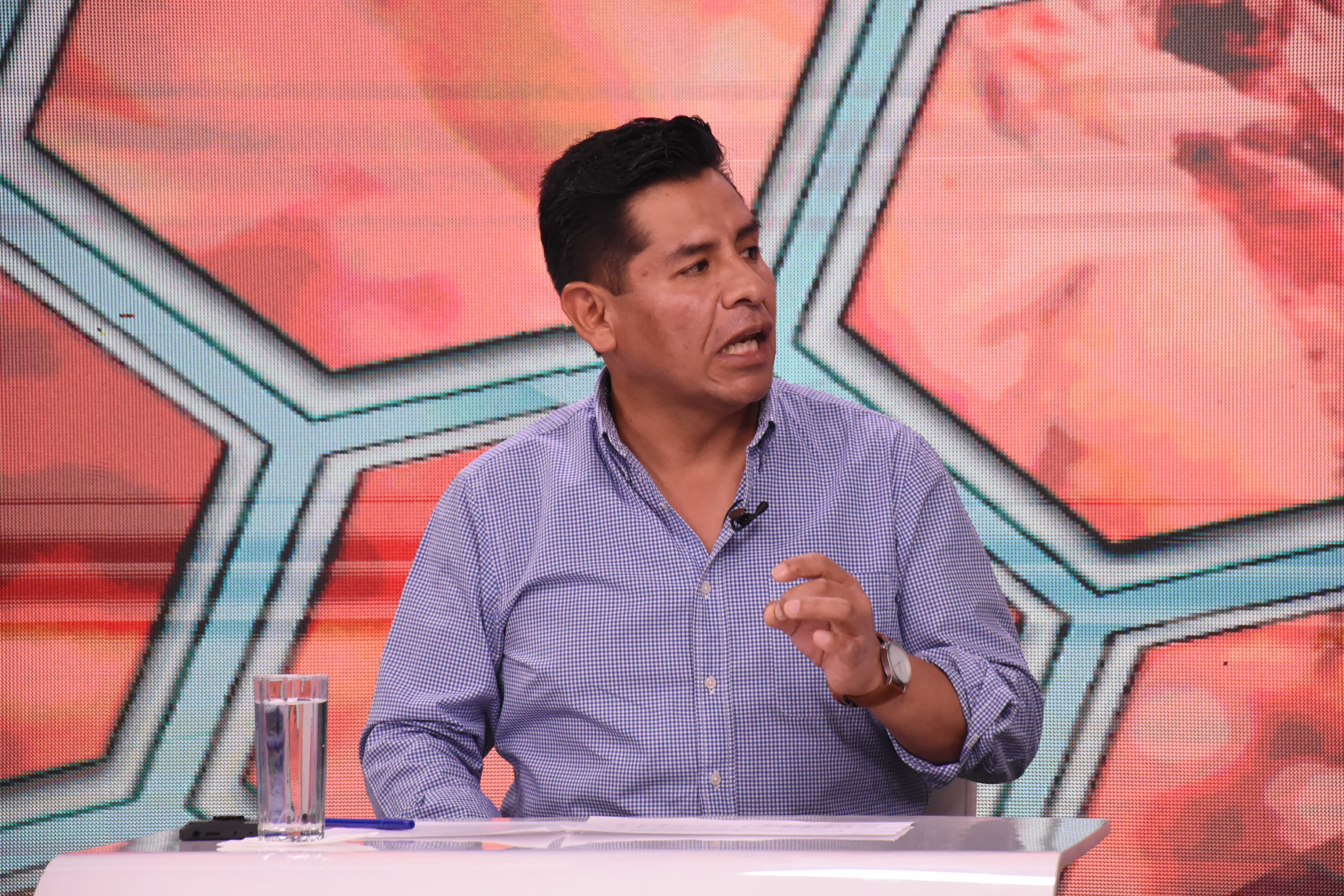 Gobierno e industriales acusan a intermediarios y detallistas por la escasez y subida del precio del aceite