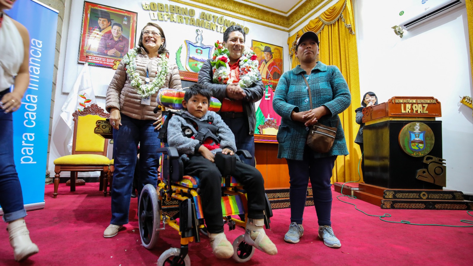 21 sillas de ruedas fueron donadas a niños con discapacidad que viven en zonas alejadas de La Paz