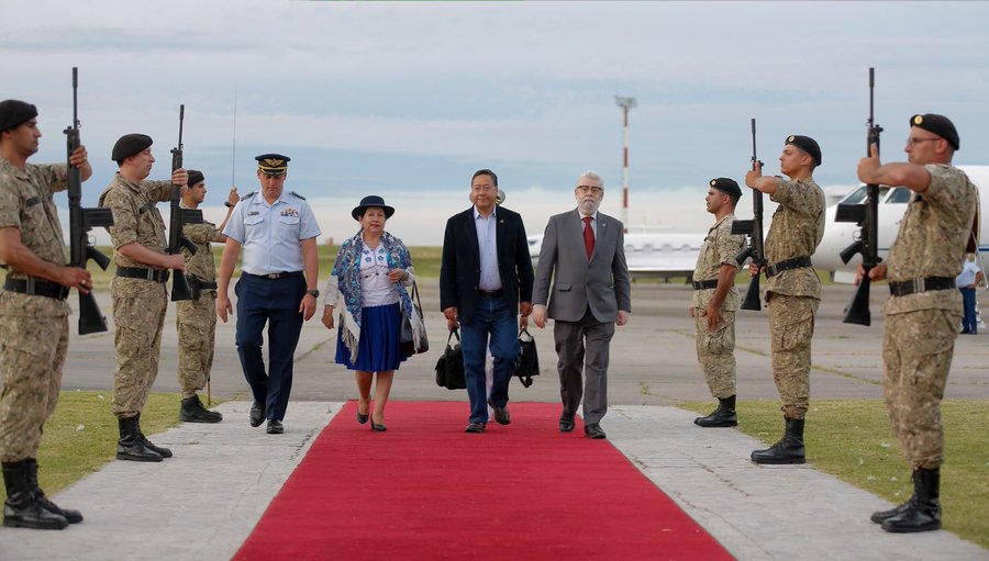 Arce participará de la Cumbre del Mercosur en Uruguay y cumplirá una agenda bilateral