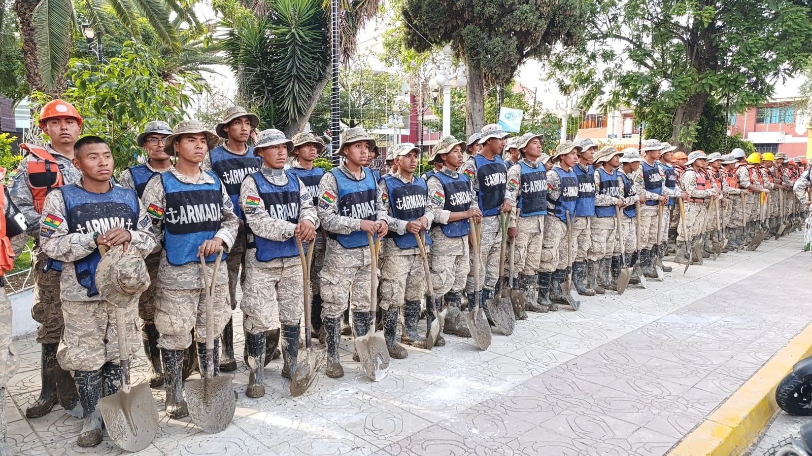 Efectivos militares desplegados para atender desastres naturales Foto: Ministerio de Defensa Estado Plurinacional de Bolivia
