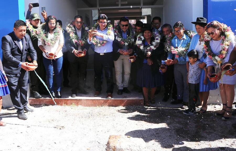 En Tupiza entregan moderna unidad educativa y laboratorios que también beneficiarán a otras escuelas
