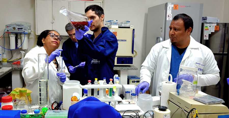 Bolivia fortalece capacidad de diagnóstico y respuesta a enfermedades prioritarias con el proyecto “TecLab”