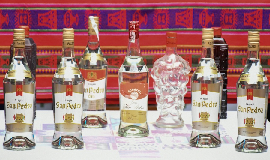 Lanzan edición especial del singani "San Pedro de Oro Bicentenario” en homenaje a los 200 años de Bolivia