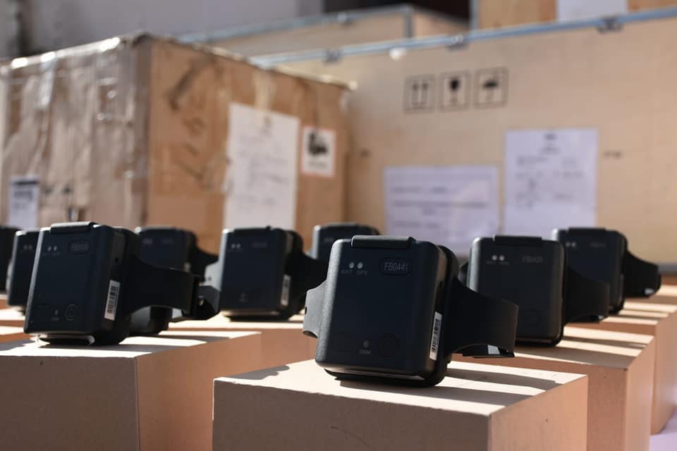 Dispositivos electrónicos apuntan a reducir índices de feminicidio y hacinamiento carcelario