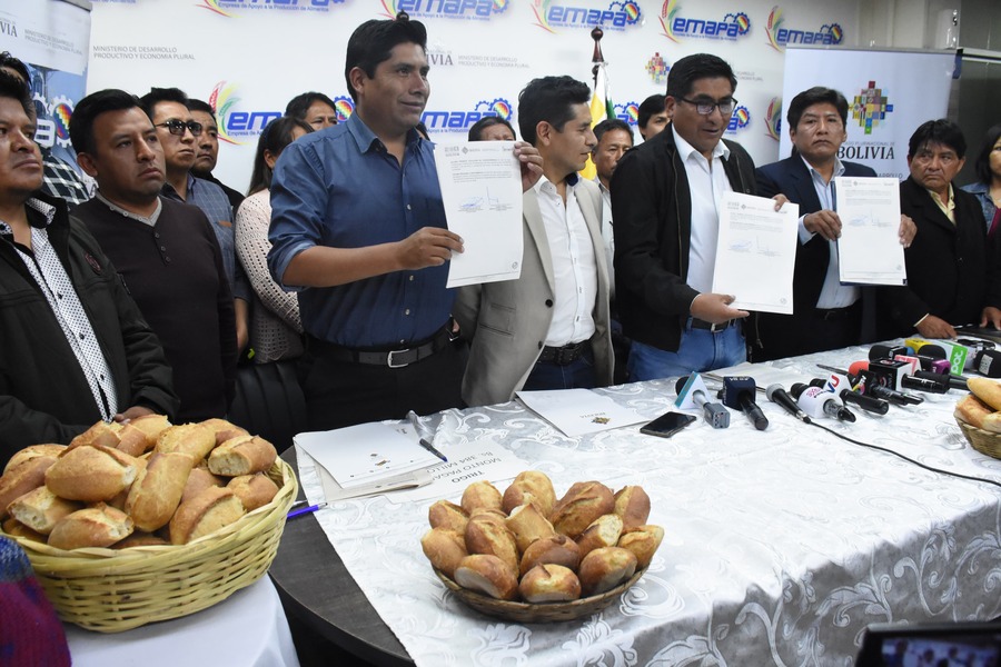 Gobierno y panificadores acuerdan mantener en Bs 0,50 el precio del pan de batalla