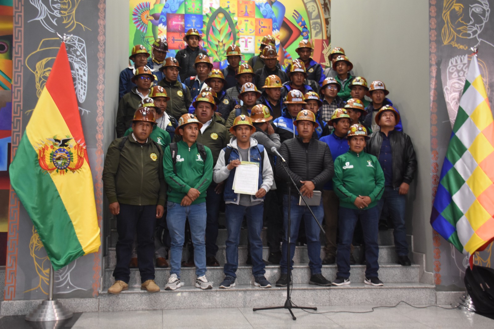 Mineros de Caracoles exigen al MAS llamar a congreso y proclaman al binomio “Lucho y David” para las elecciones de 2025 