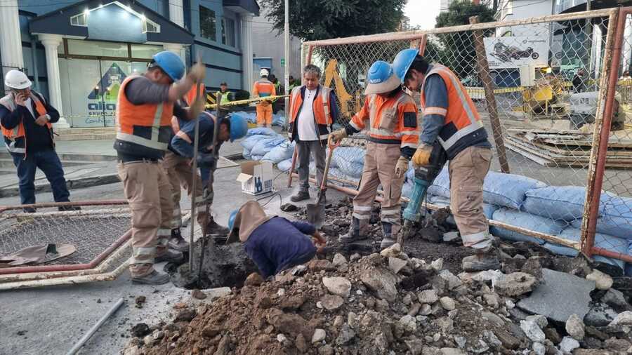 Colapso en la 20 de Octubre: Epsas rehabilitó el agua potable y descarta filtraciones en sus tuberías