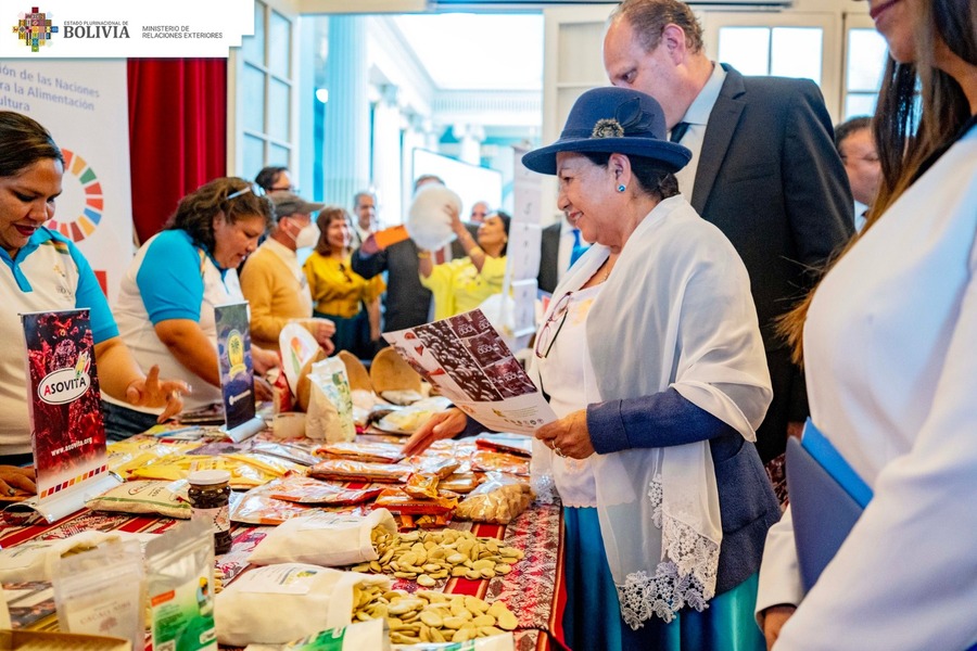 Bolivia intensifica la promoción de su oferta exportable como estrategia al 33% de costo adicional exportable