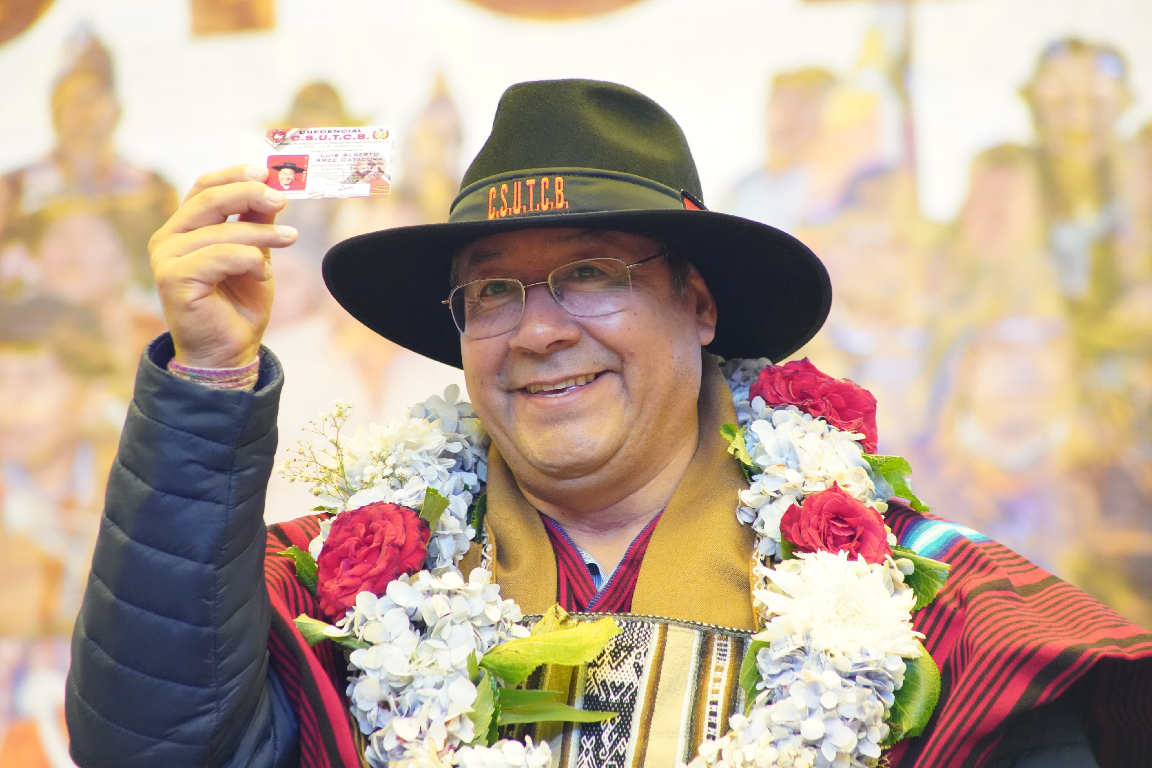 Arce es nombrado Secretario Ejecutivo Honorífico de la Csutcb y advierte que la historia no perdonará a los que negocien la lucha del pueblo