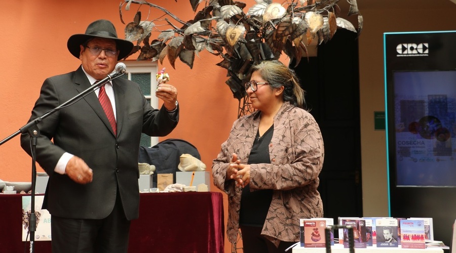 El Ekeko llega con ch’iti libros y arte en miniatura a la ciudad de La Paz