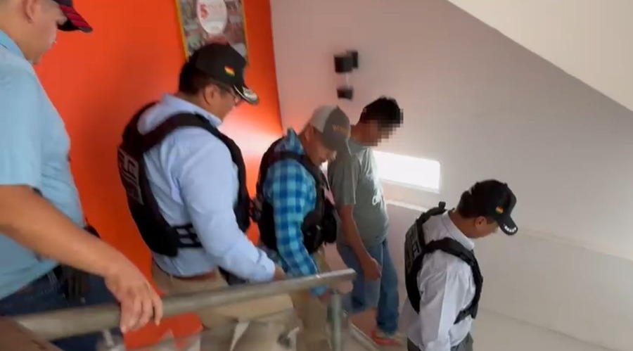 Aprehenden a coronel Terán involucrado en caso “robo millonario” en Santa Cruz