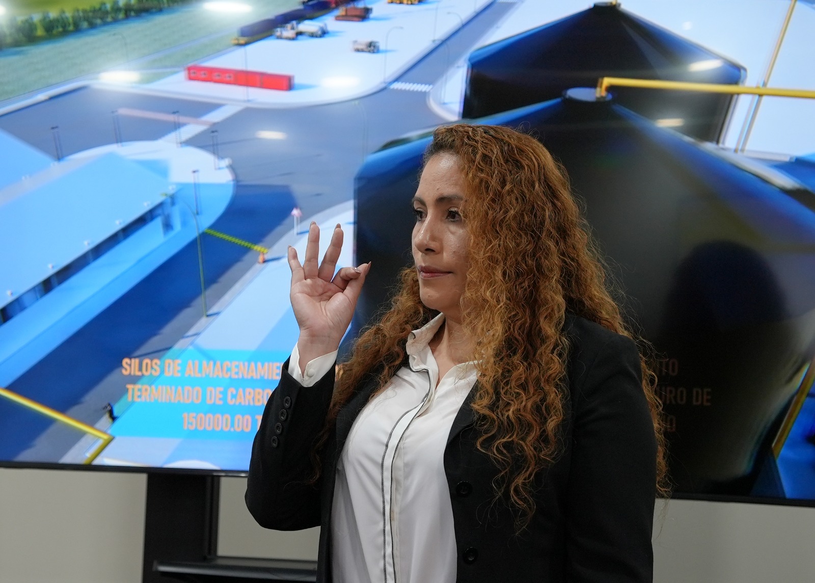 Posesionan a Juana Luisa Olivares como gerente de la empresa Industria Boliviana Química