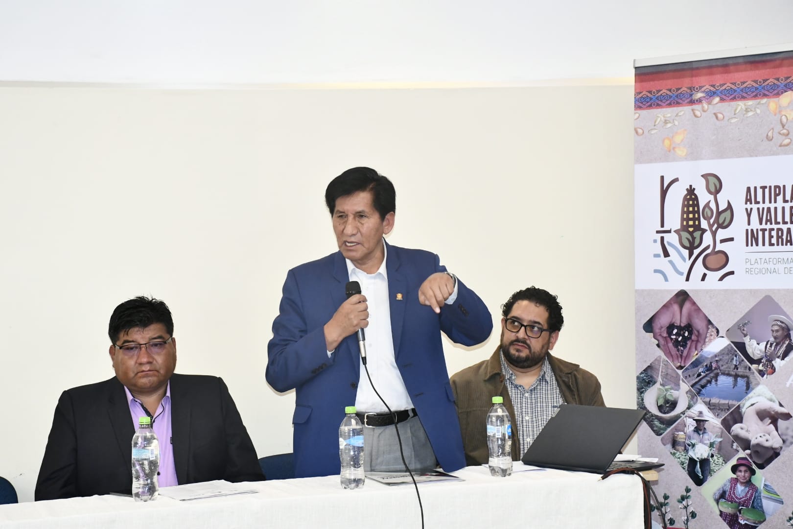 Senador del ala evista sugiere levantar bloqueos ante acuerdo por las judiciales