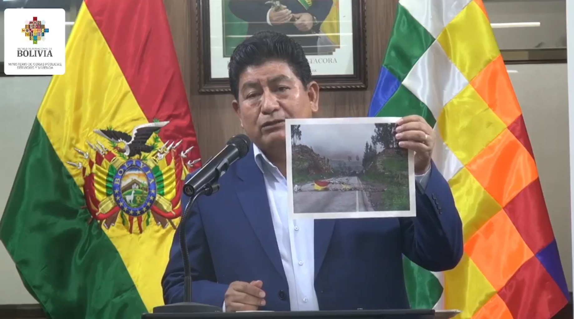 Ministro denuncia que bloqueadores evistas impidieron paso de ayuda humanitaria para choferes detenidos en carretera