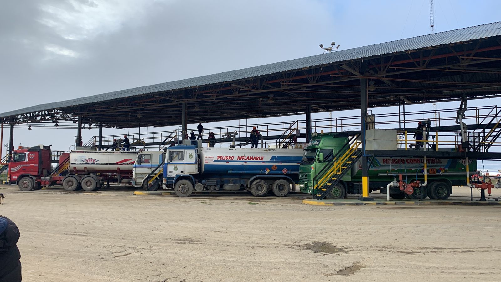 YPFB despacha 3,6 millones de litros de gasolina y diésel para La Paz y sus provincias