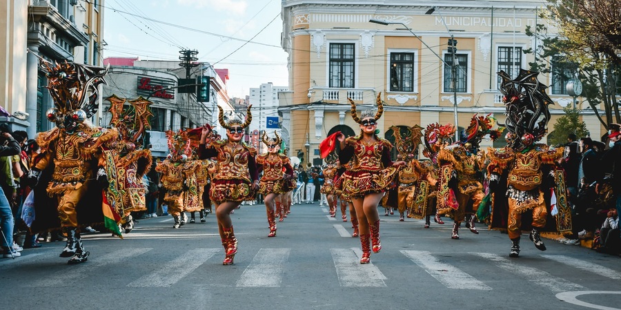 Por bloqueos el Carnaval de Oruro perderá por día $us 7 millones, 25% de reservas hoteleras fueron canceladas