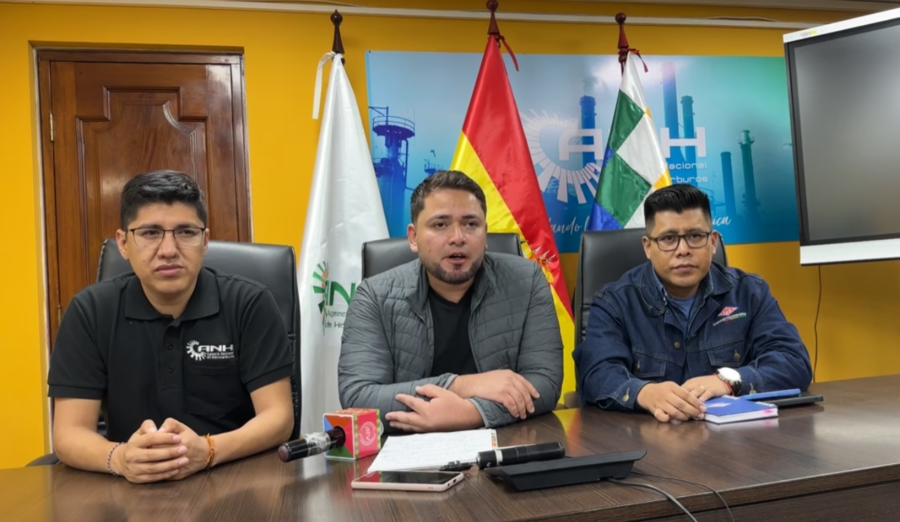 Gobierno garantiza provisión de combustibles, hay autonomía de hasta cinco días