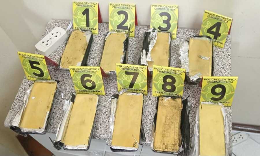 Detienen a dos personas con nueve barras de oro en la ruta La Paz- Desaguadero