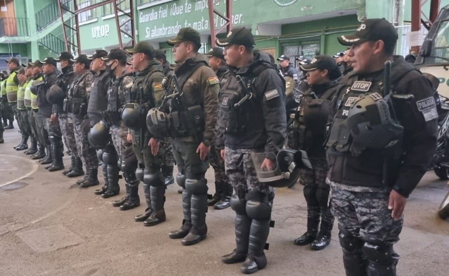 Comando Policial despliega efectivos para evitar confrontaciones ante anuncios de bloqueo en La Paz
