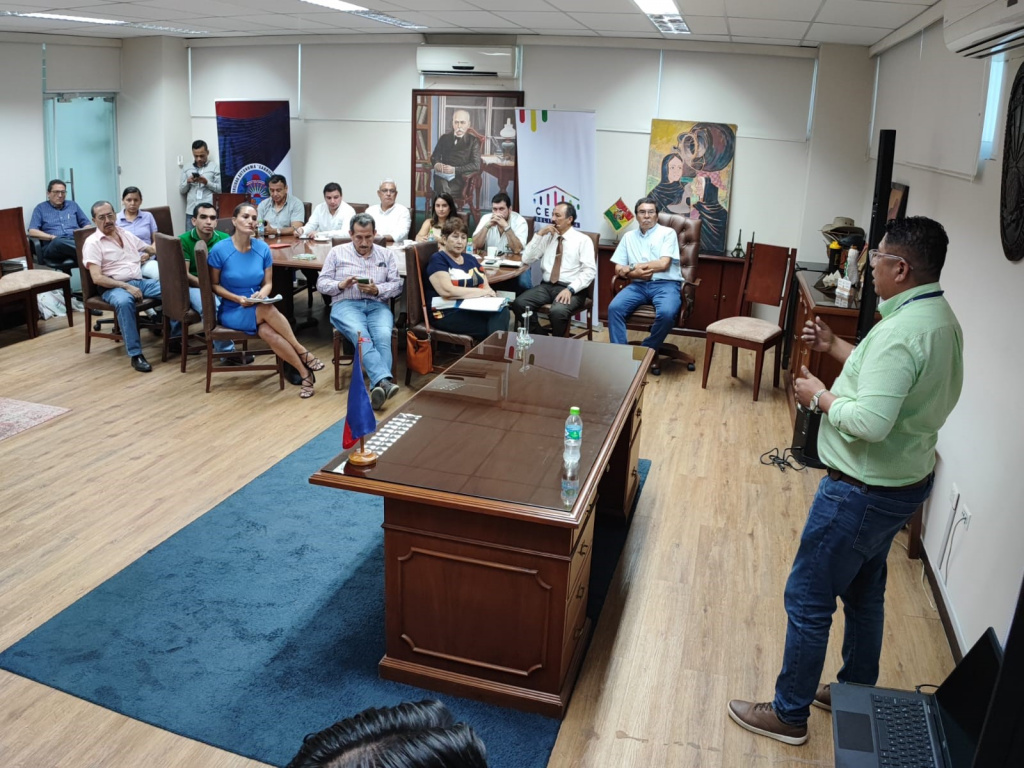 INE socializa con autoridades e institucionalidad de Santa Cruz los avances hacia el censo