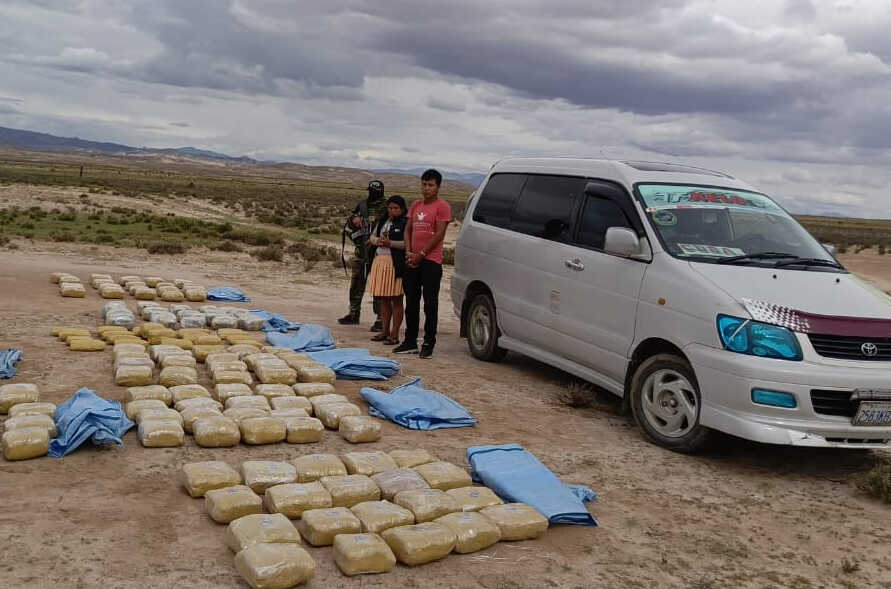 Aprehenden a pareja que trasladaba más de 156 kilos de marihuana en la ruta Uyuni - Oruro