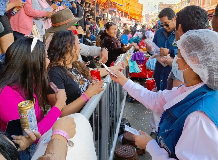 Salud distribuye preservativos para prevenir enfermedades de transmisión sexual 
