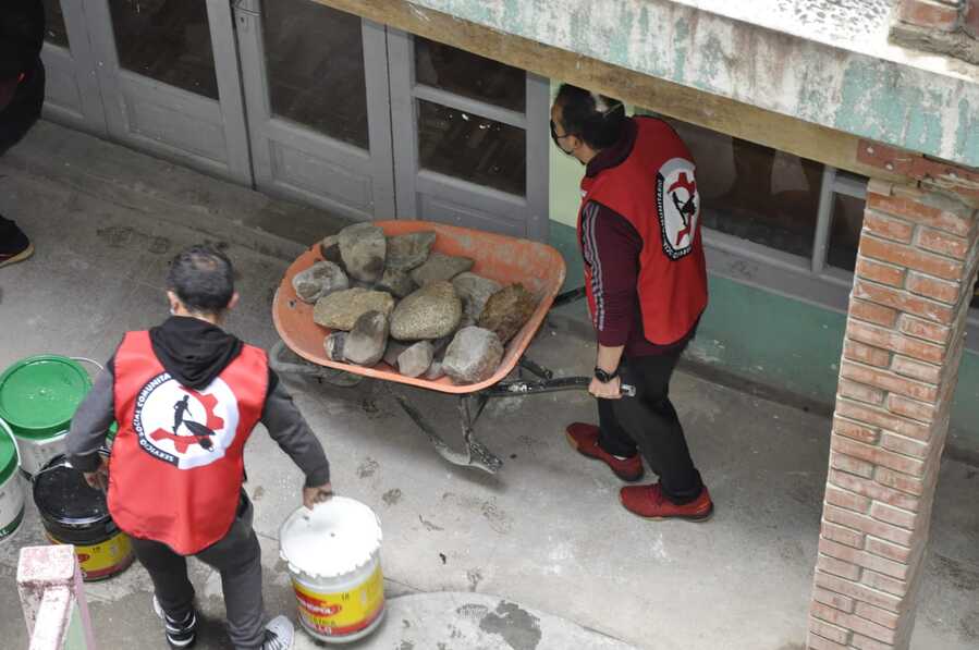 Servidores públicos cumplen servicio comunitario en el Hogar María Esther Quevedo