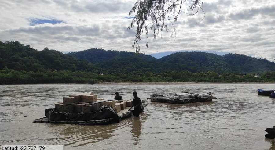 Militares destruyen gomones y rutas ilegales del contrabando en Bermejo