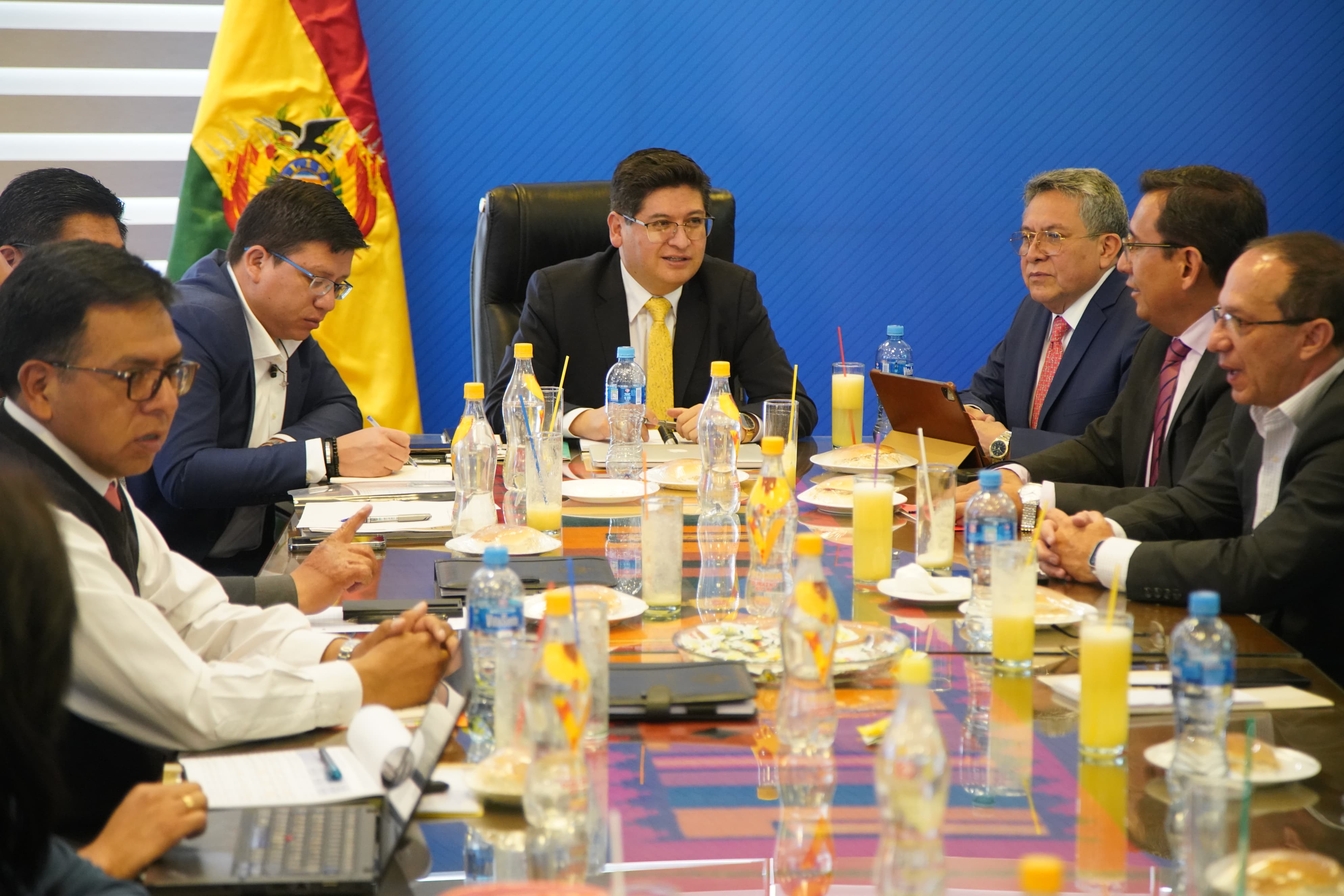 Gobierno devolverá el 13% de cada dólar que los exportadores ingresen al sistema financiero