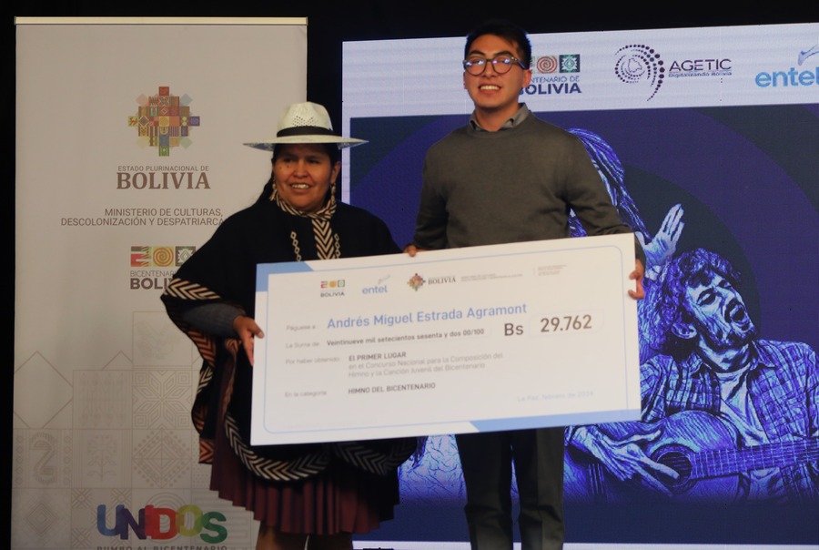 Ministerio de Culturas premia a los ganadores del Concurso del Himno y Canción Juvenil del Bicentenario
