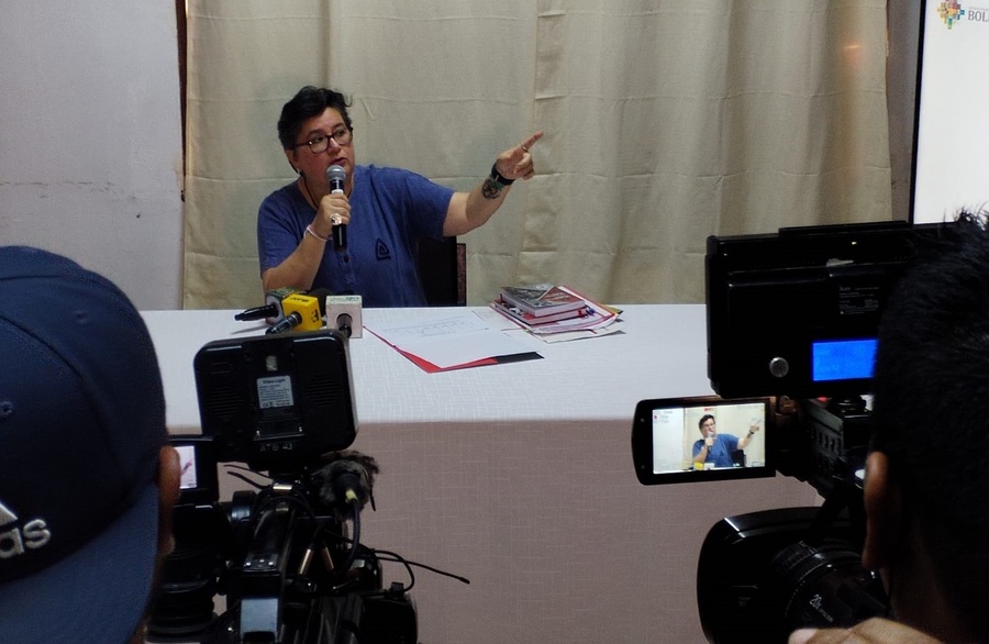 Ministra Navia destaca que el modelo económico protege el empleo y fortalece la economía