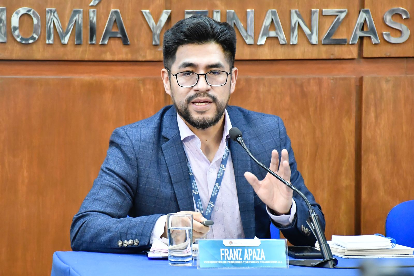 Viceministro desmiente a dirigentes y aclara que proyecto de Ley 035 no establece la jubilación forzosa 