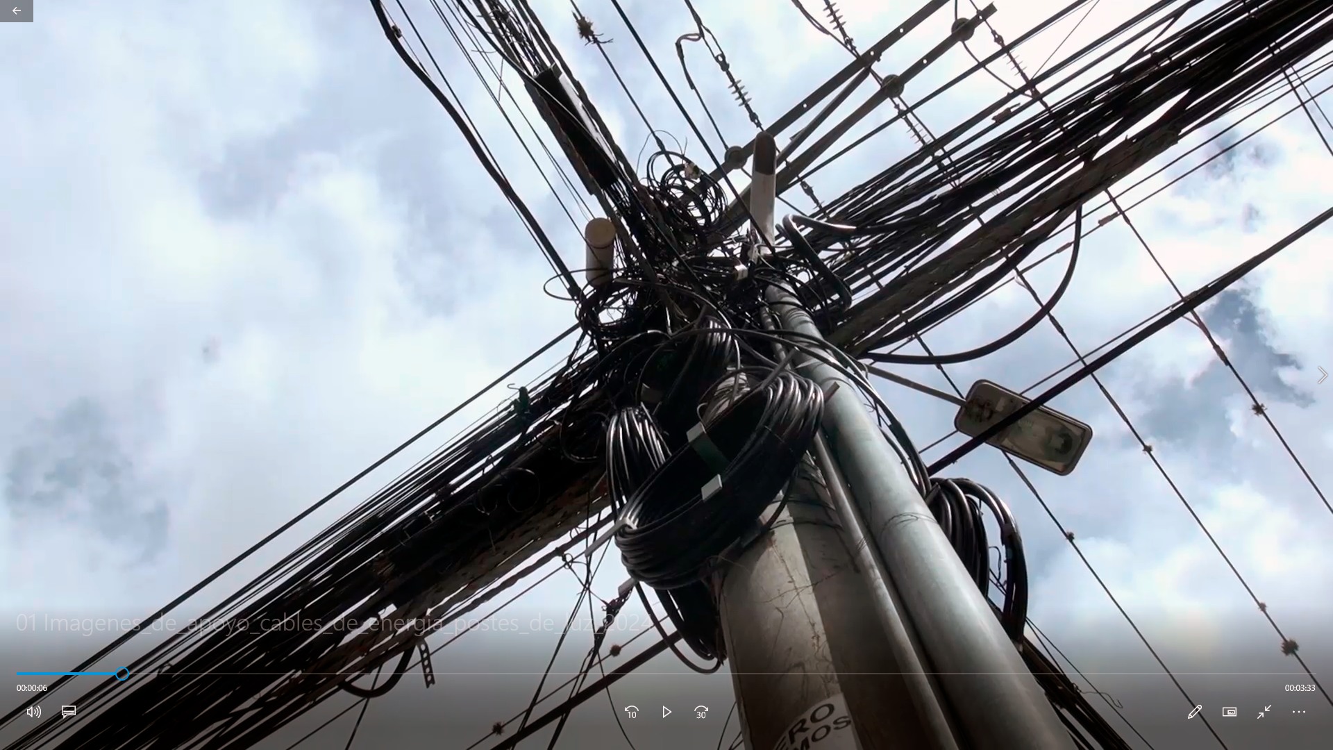 ATT instruye retiro de cableado en ciudades capitales y promover el uso de tecnologías alámbricas modernas