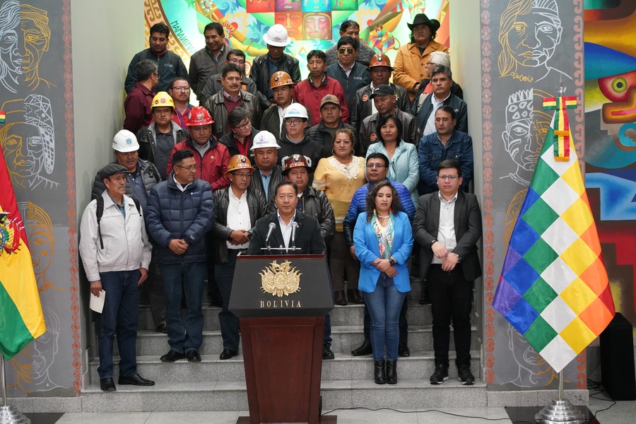 Arce asegura que los objetivos de desarrollo y empleo de la COB están en la línea del Gobierno y chocan con los intereses en el Legislativo