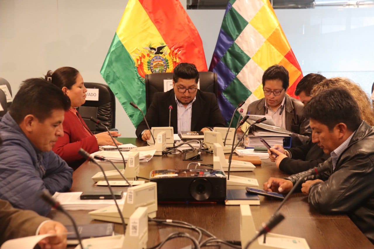 Comisión de Planificación de Diputados aprueba dos créditos para obras urbanas en La Paz, El Alto y Sucre por $us 73 millones