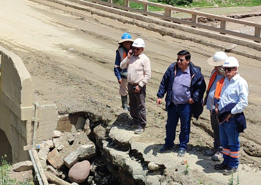Epsas distribuirá agua potable por cisterna dos veces al día en el sector de Mecapaca - Río Abajo