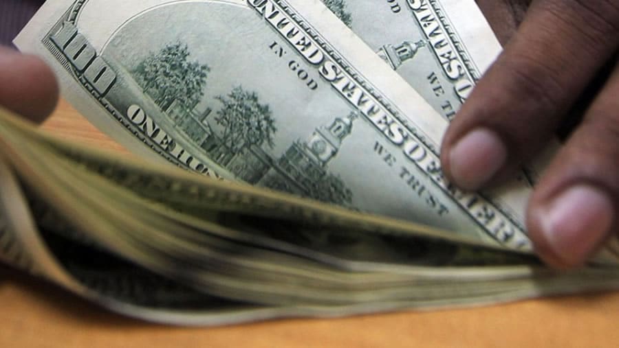 Analista: Descenso del precio del dólar especulativo refleja cumplimiento progresivo del acuerdo de 10 medidas 